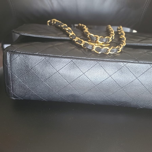 CHANEL 2011 Timeless Maxi Jumbo shoulder bag - Picture 8 of 13